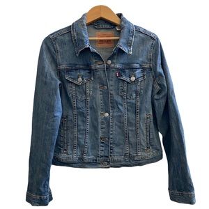Levi's Women's Medium Blue Denim Trucker Jacket